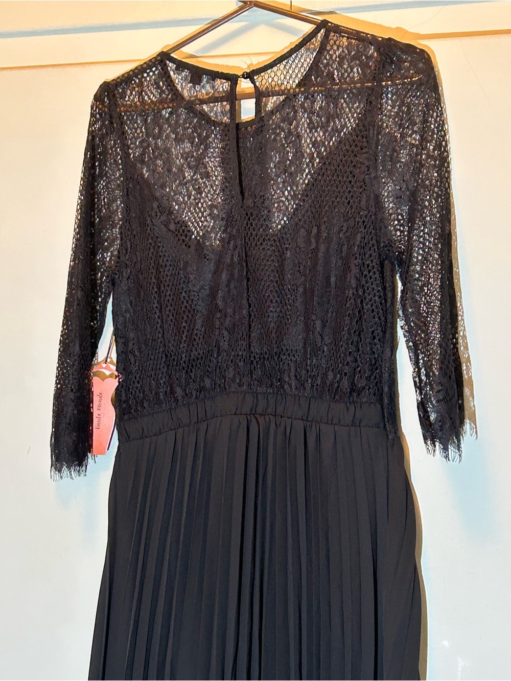 Haute Monde Black Lace Long Sleeve Pleated Evening Dress - Picture 5 of 13